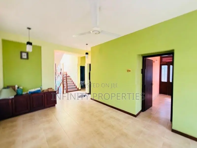 (AF944) 03 Story House With 7.78 P Sale At Udahamulla Nugegoda