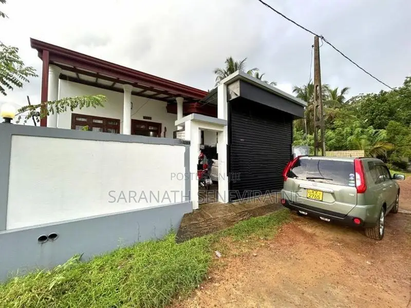 Solid House in Homagama Millawa With 3 Bedrooms