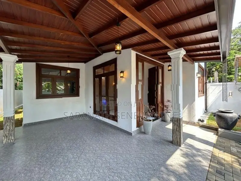 Brand-New House From Homagama Godagama Walking Distance to High Level