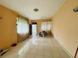 Peaceful Family Residence Surrounded by Greenery in Kelaniya