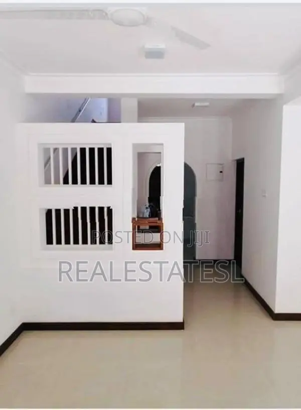 FOR RENT – PRIME 4 BEDROOM HOUSE IN DEHIWELA (SEA SIDE)