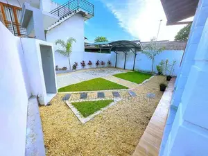 Brand-New Modern Luxury House in Siyambalagoda Polgasowita Kesbewa