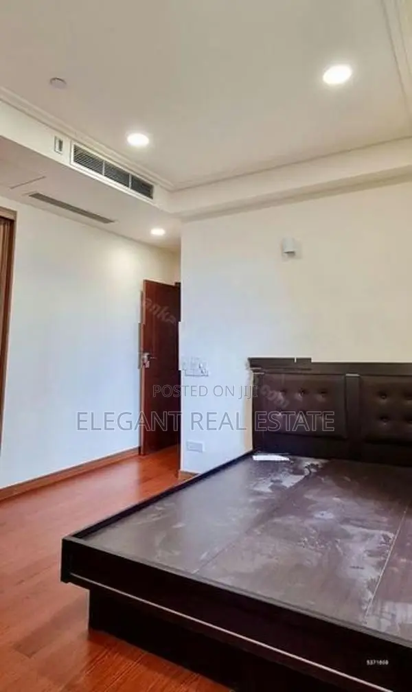 Astoria- 03 Bedroom Furnished Apartment for Sale in Colombo (A3504)