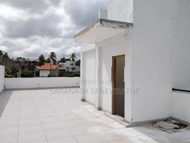 Brand-New Luxury House For Sale in Pannipitiya / Kottawa