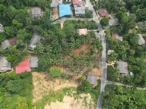 හංවැල්ල බස් යන පාරෙන්ම වටිනා ඉඩමක් විකිණීමට ඇත