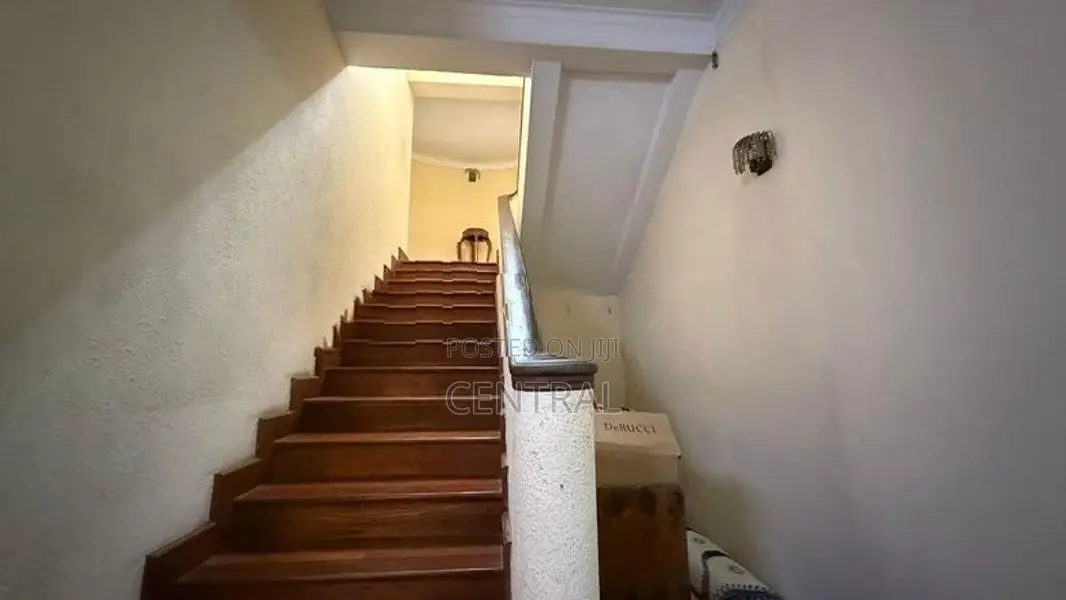 18 Perches land with old house for sale in Colombo 3 (C7-10135)