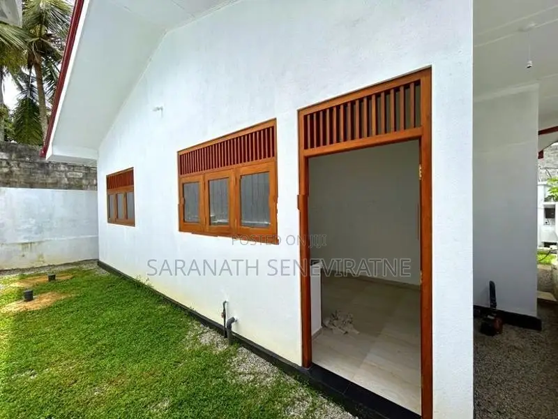 Brand New House For Sale Piliyandala Gandabuwana Rd - Batakettara Nort