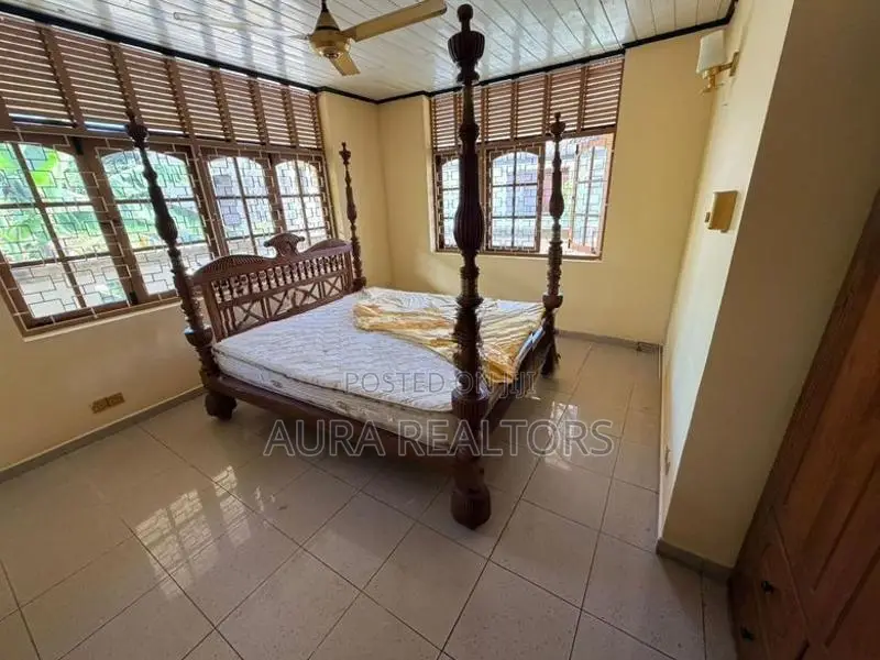 Commercial Building for Rent in Colombo 3 Avenue (p-104)