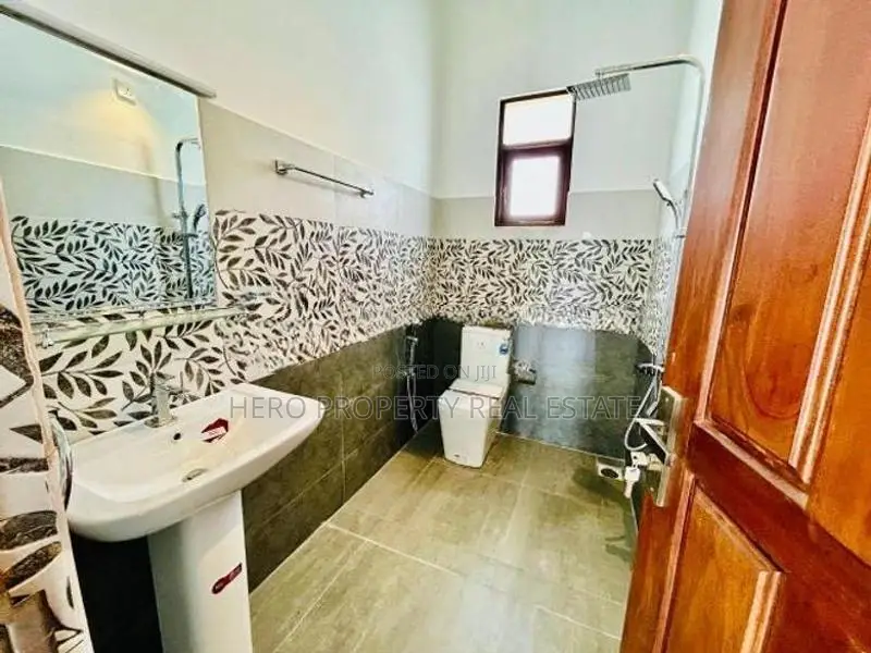 Luxury Elegant House for Sale in Athurugiriya