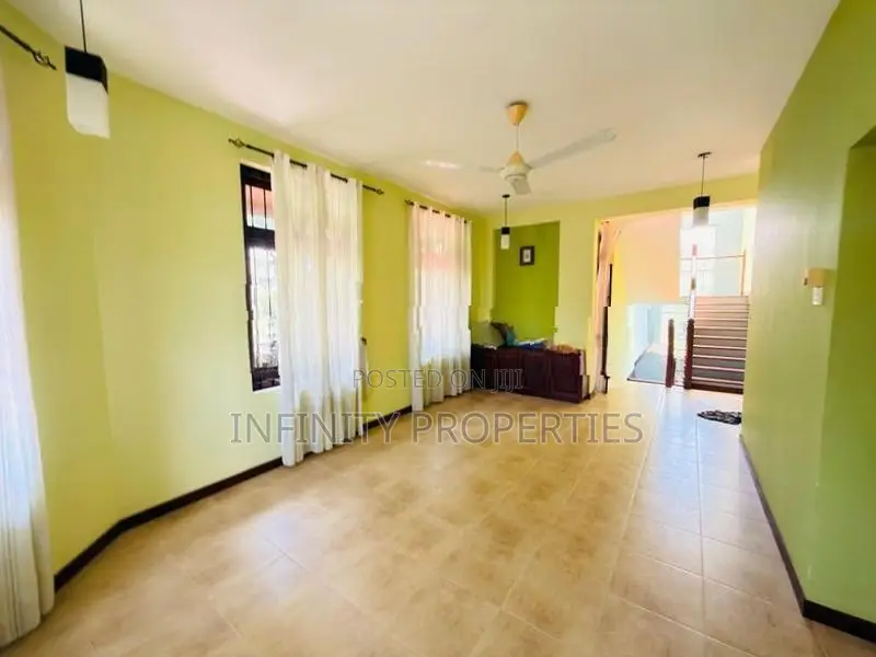 (AF944) 03 Story House With 7.78 P Sale At Udahamulla Nugegoda