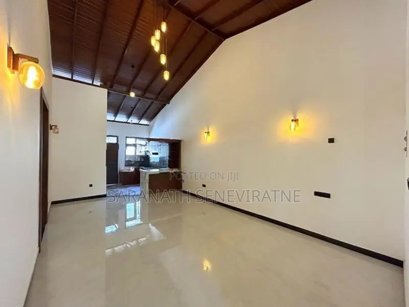 Brand-New House From Homagama Godagama Walking Distance to High Level
