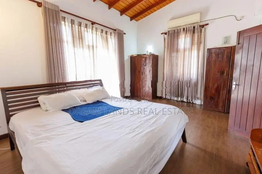 6BED HOUSE FOR RENT IN THALAWATHUGODA (SP634)