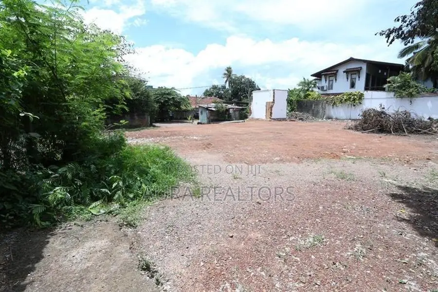 Land for Sale in Nugegoda Town Center ( P- 102 )