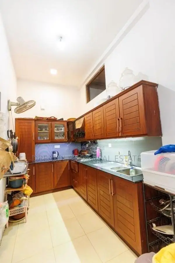 6BED HOUSE FOR RENT IN THALAWATHUGODA (SP634)