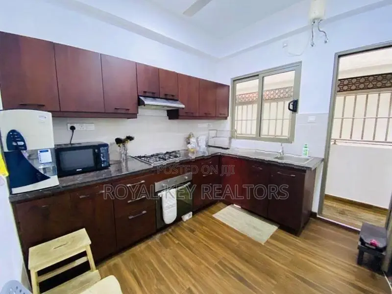 Colombo 3 – 03 Bedroom Unfurnished Apartment for Sale