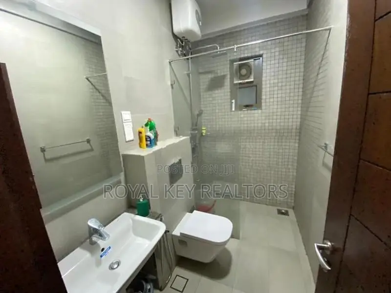 Colombo 3 – 03 Bedroom Unfurnished Apartment for Sale