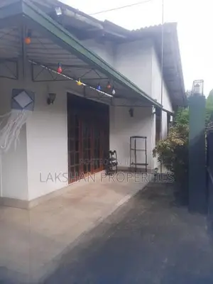 House For Sale In Maharagama Arewwala
