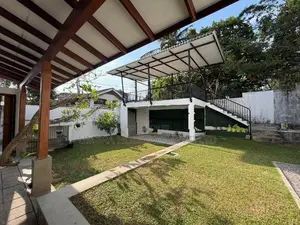 Solar powered Luxury House Rent In Thalawathugoda - 3912U