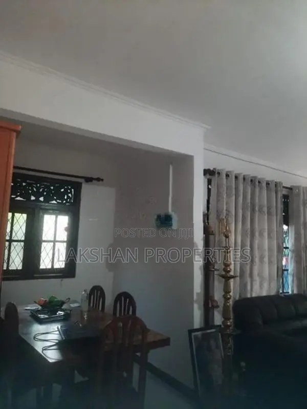 House For Sale In Maharagama Arewwala