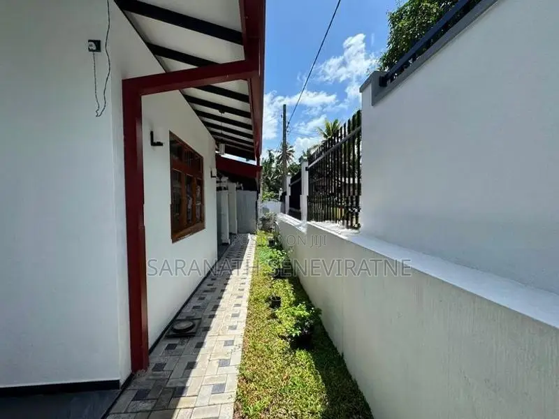 Brand-New House With 3 Bedrooms 2 Bathrooms - Homagama Galawilawatta R