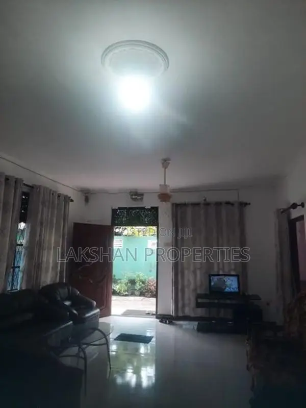 House For Sale In Maharagama Arewwala