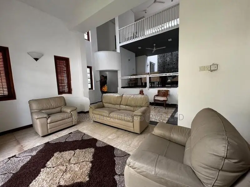 Solar powered Luxury House Rent In Thalawathugoda - 3912U