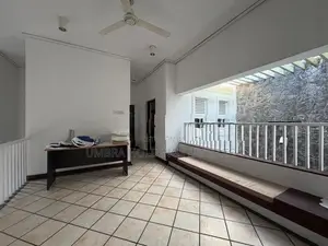 Solar powered Luxury House Rent In Thalawathugoda - 3912U