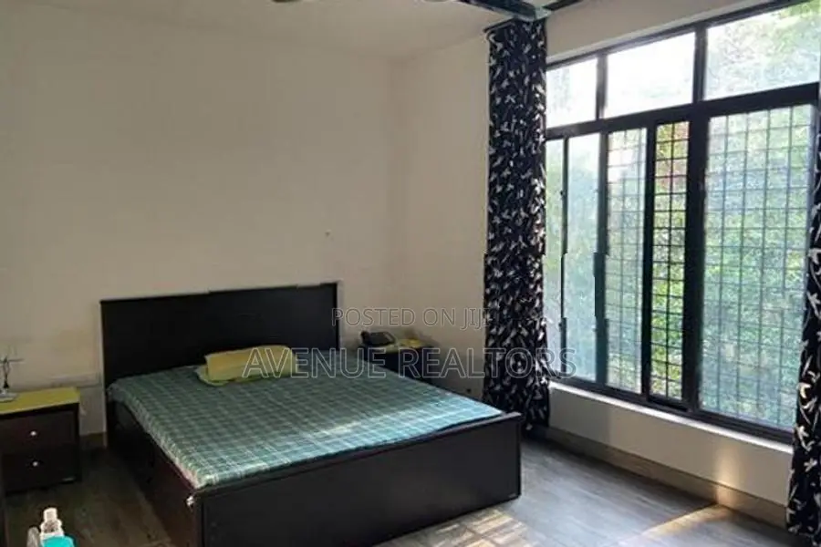 House with Land for Sale in Kandy HS4668