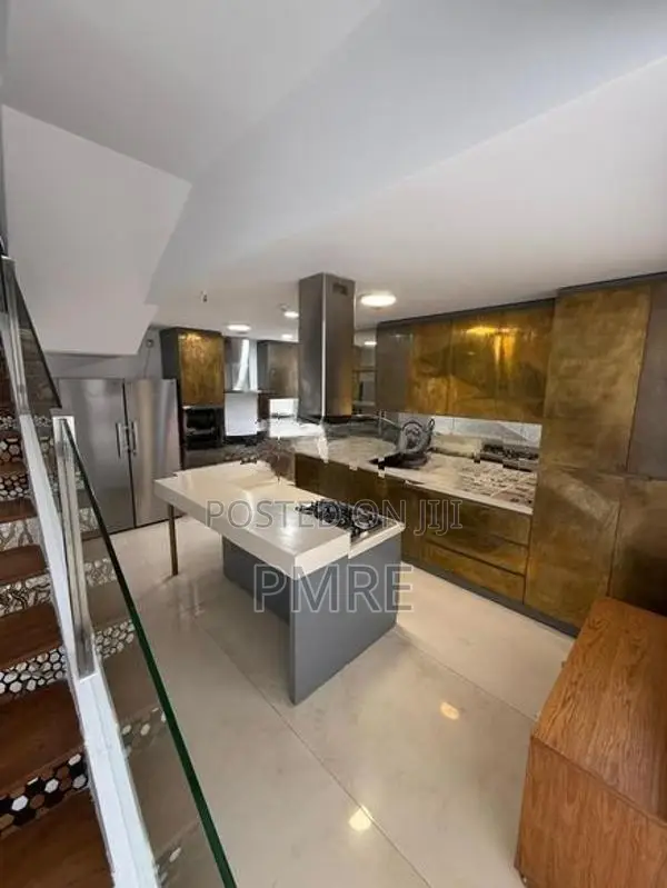 LUXURY DUPLEX FOR SALE – COLOMBO 5