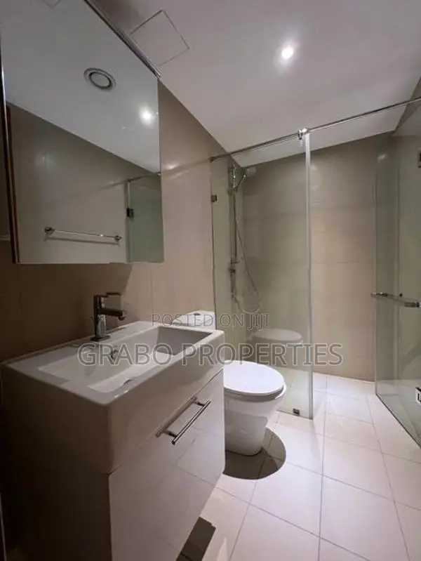 Luxury furnished apartment in Havelock city , Colombo 5