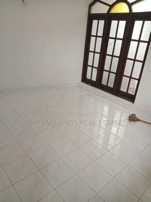 Upper floor for rent mirihana Nugegoda