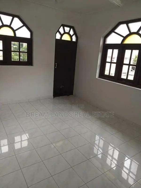 Upper floor for rent mirihana Nugegoda