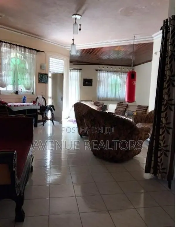BR House for Sale in Sri Jayawardenepura Kotte (HS4671)