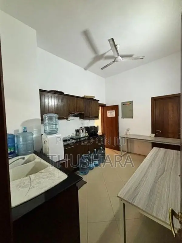 8 Seater Full Serviced Private Office Space for Rent in Colombo 05