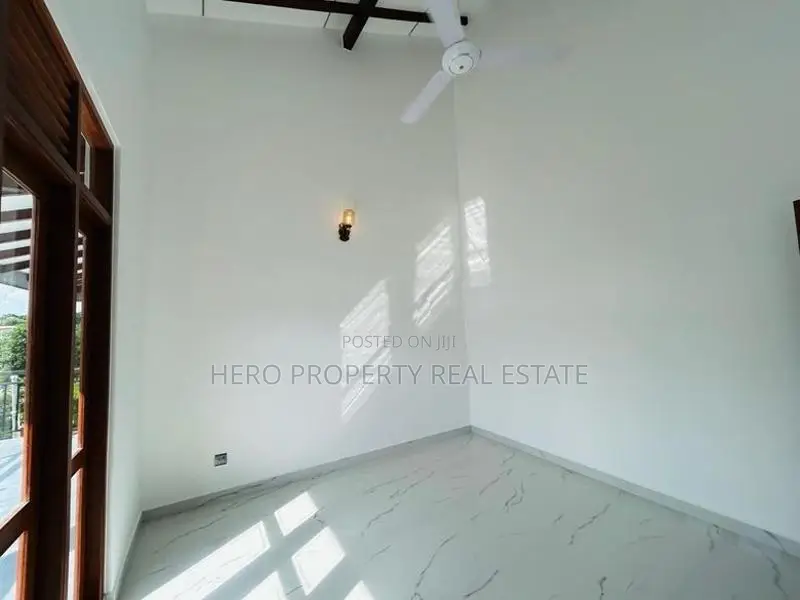 HAS210 - Brand New Luxury Quality Valuable House for Sale in Piliyanda
