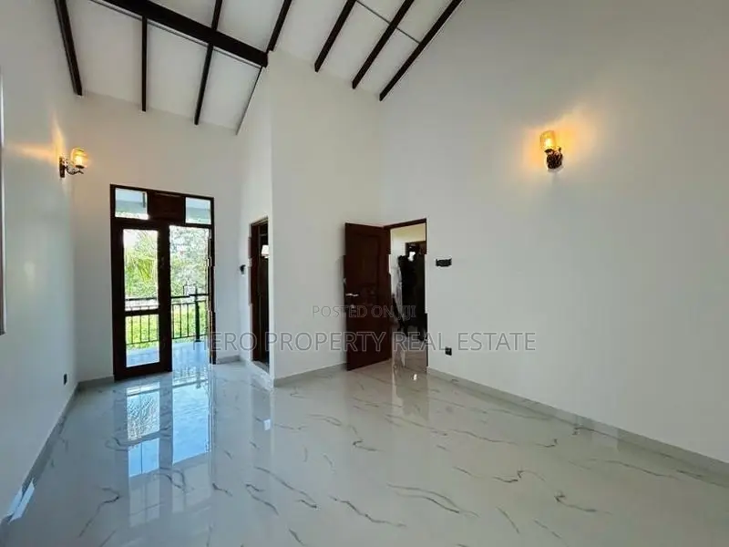 HAS210 - Brand New Luxury Quality Valuable House for Sale in Piliyanda