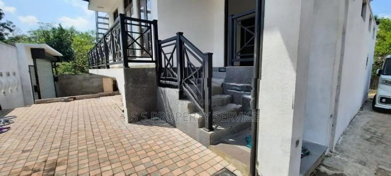 2 Storey House for Sale in Batteramulla (ssph-401)