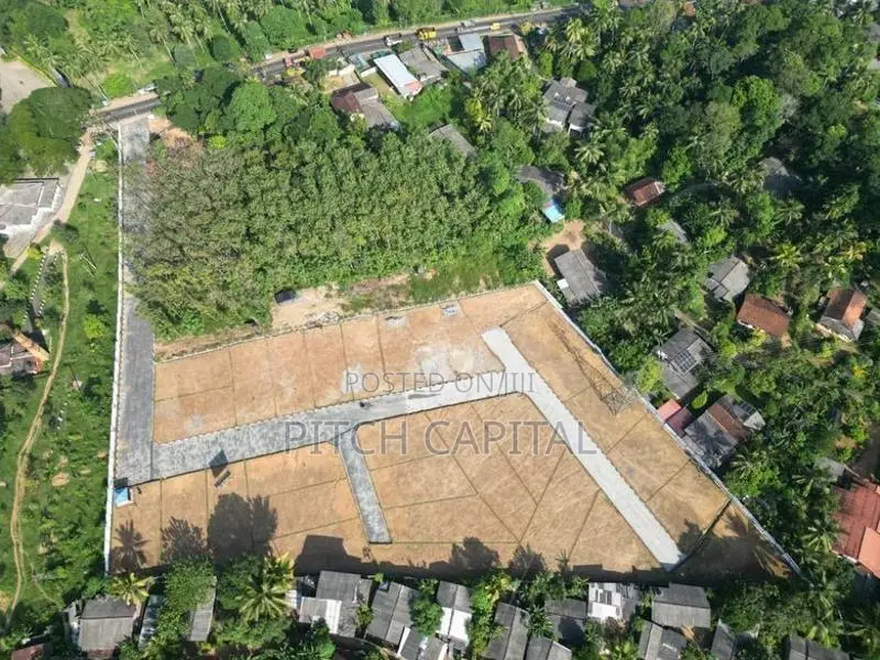 පැය 24ම බස් යන හයිලෙවල් පාරෙන්ම වටිනා ඉඩමක් විකිණීමට ඇත