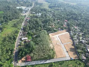පැය 24ම බස් යන හයිලෙවල් පාරෙන්ම වටිනා ඉඩමක් විකිණීමට ඇත