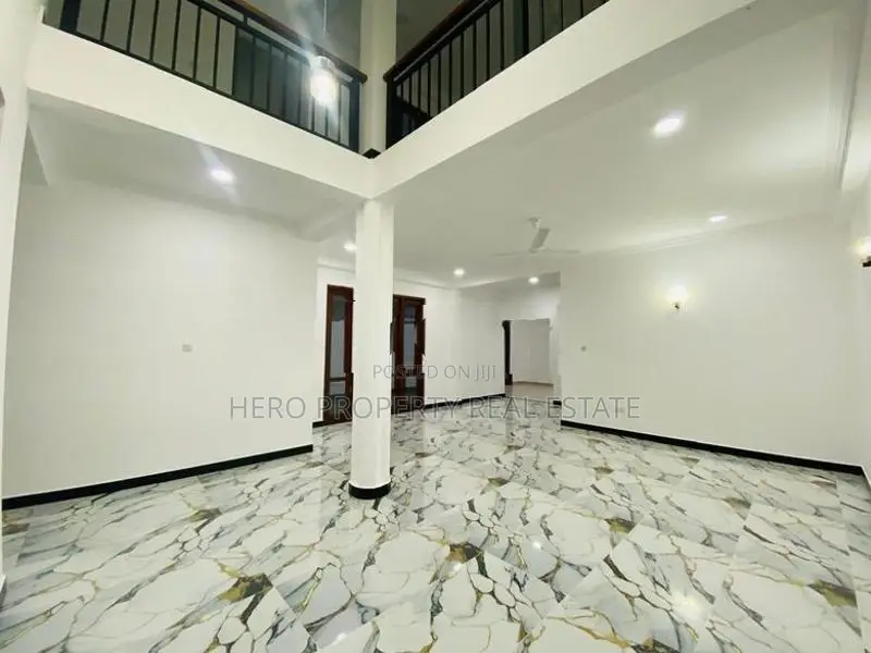 HAS205 - Elegant Luxurious House for Sale in Piliyandala