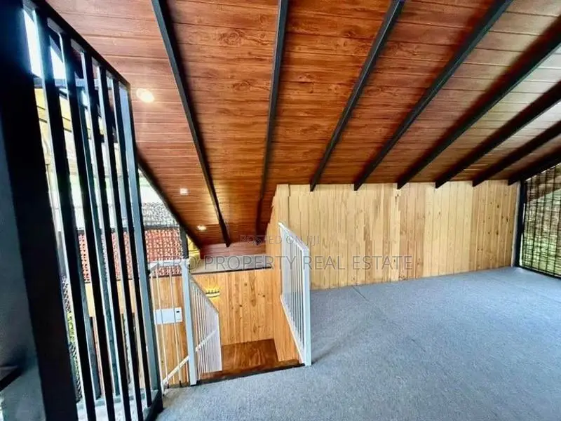 HAS211 - Cabana Type Luxury Modern House for Sale in Piliyandala