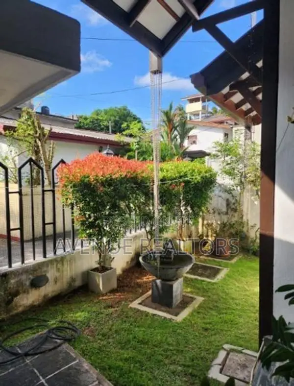 4BR 3-Storey House for Sale in Maharagama (HS4676)