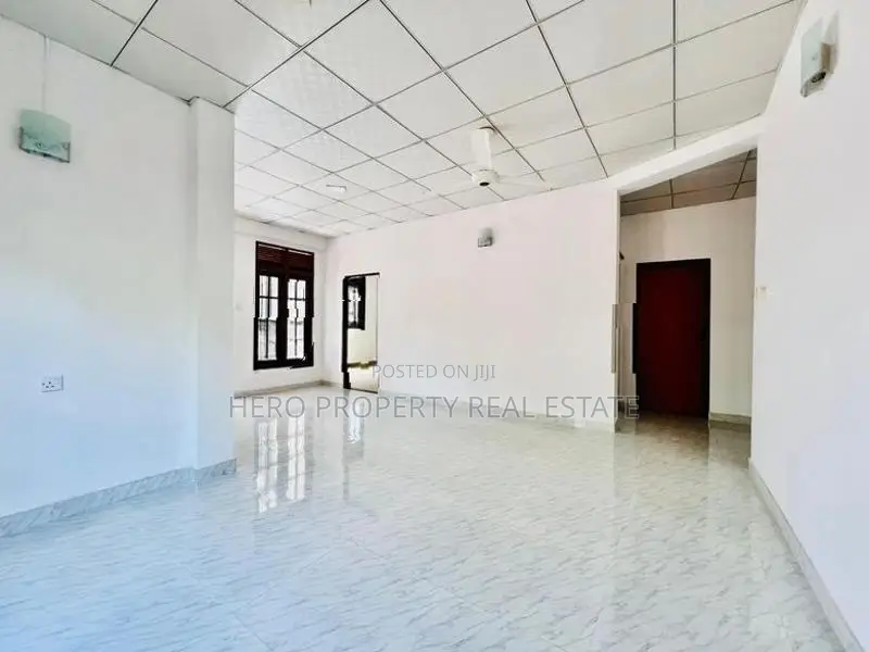 Elegant Luxury House for Sale in Athurugiriya