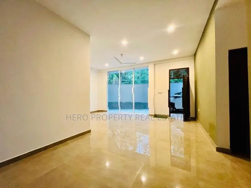 Elegant Brand New House for Rent in Athurugiriya
