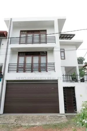 Modern House for Sale in Pannipitiya