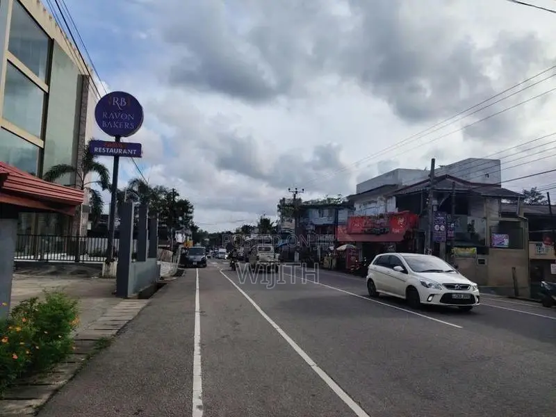 SUPAR LAND FOR SALE IN MALABE KADUWELA ROAD FACING
