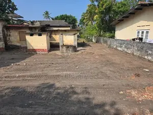 50 Perches land with old house for sale in Wedikanda Road (C7-10152)