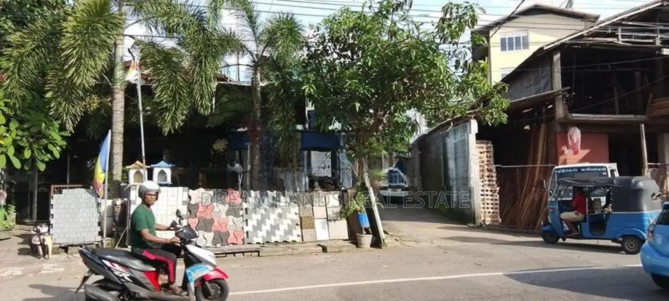 Boralesgamuwa Commensal Land For Sale