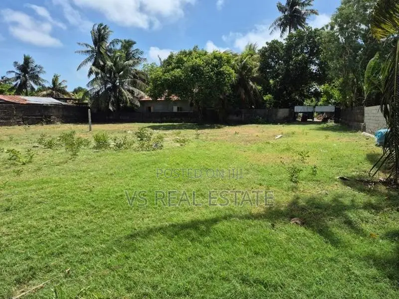 யாழ்ப்பாணம் – நல்லூர் பண்டாரிக்குளம் வீதியில் 9 பரப்பு காணி விற்பனைக்க