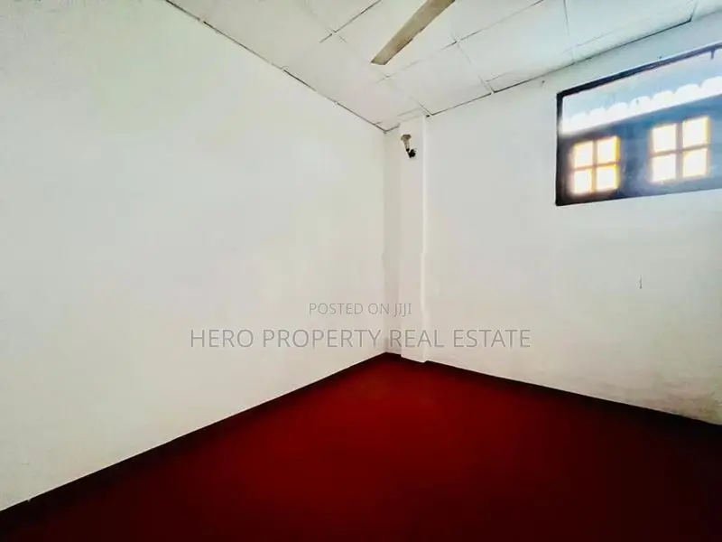 Super Modern Guest House for Sale in Kottawa
